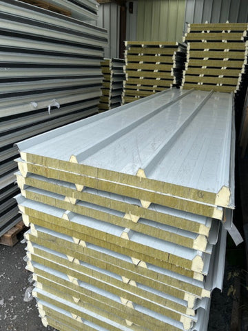Sandwich panel roof